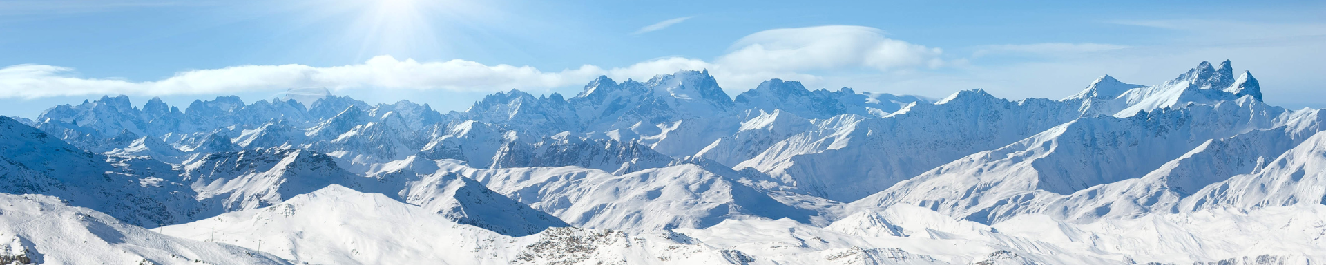 Bergtoppen met sneeuw