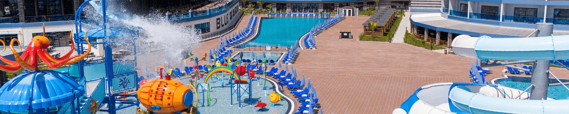 Buitenzwembaden met kinderglijbanen