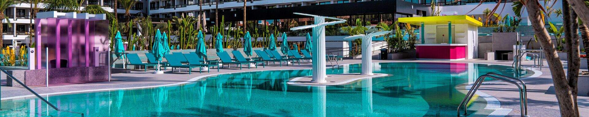 Spring hotel met zwembad