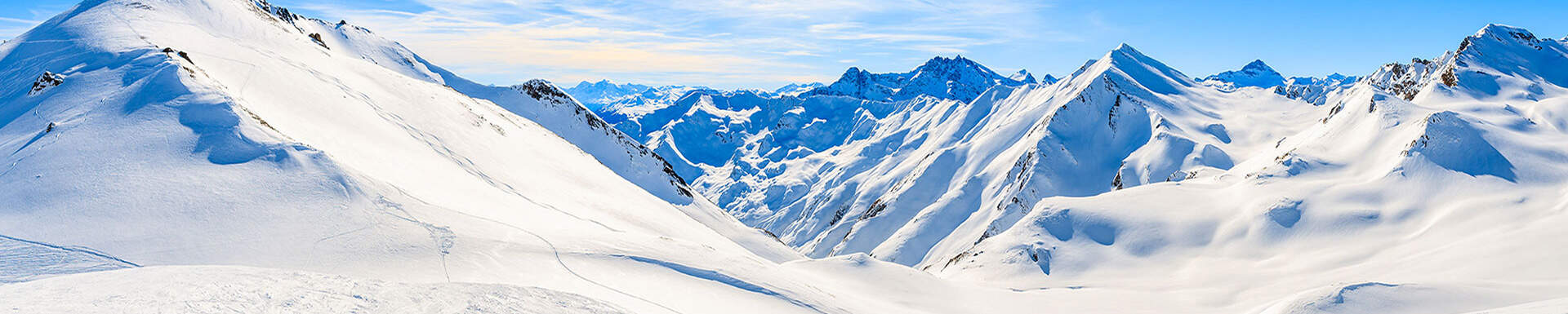 Besneeuwde bergtoppen in Serfaus, Oostenrijk