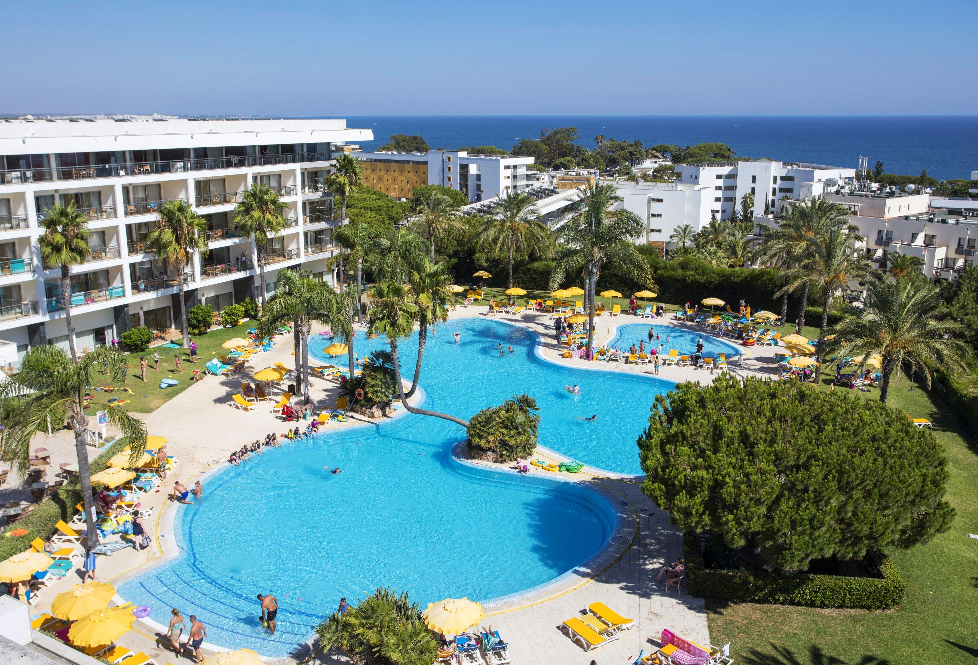 Hotel in Algarve, Portugal met zwembad en uitzicht op zee