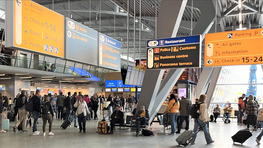 Einhoven Airport terminal hall