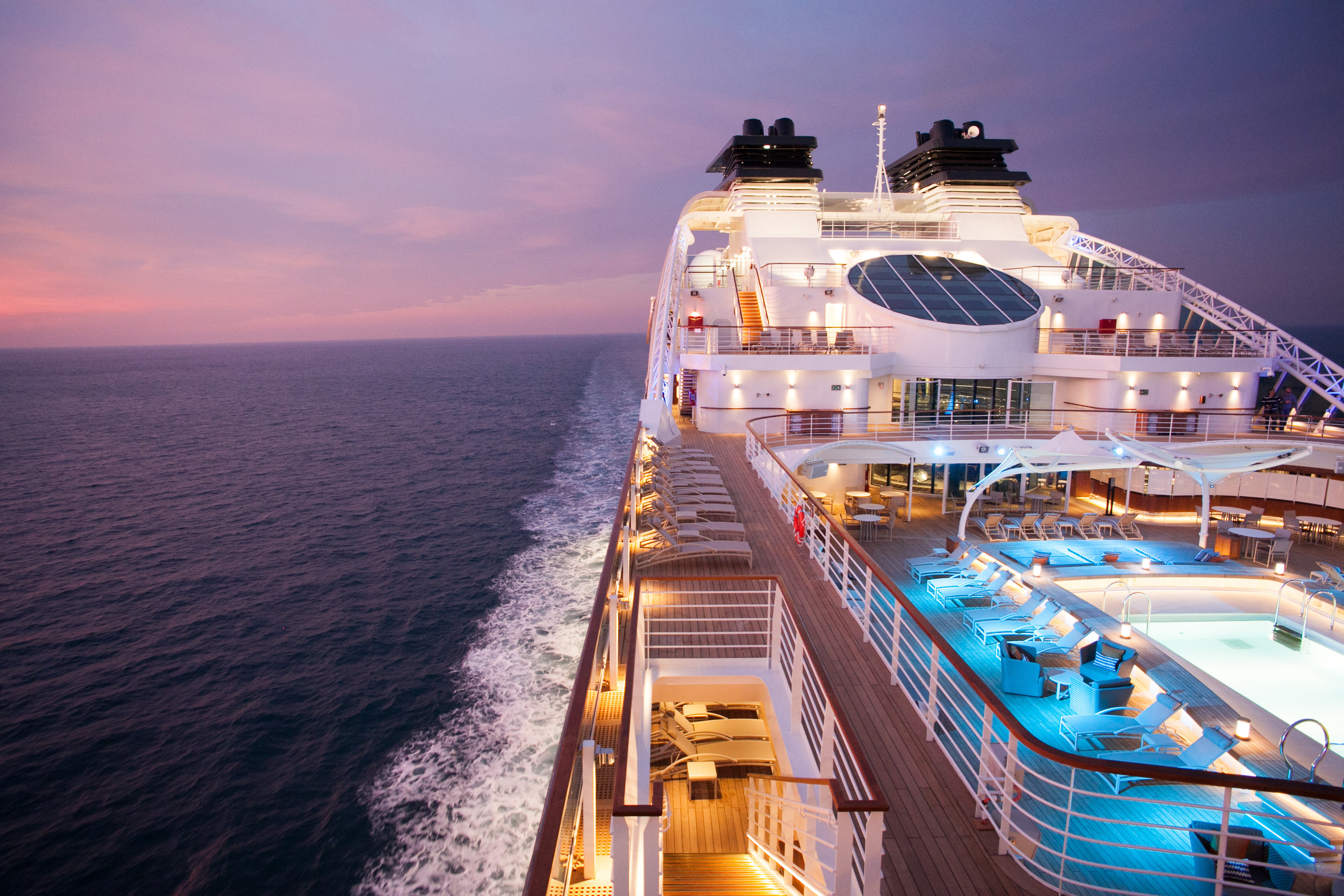 Caribbean & Panama Canal Passage Cruise met Seabourn Encore 